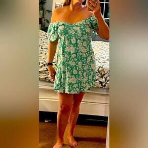 NWOT Billabong Green Puff Sleeve Mini Sundress